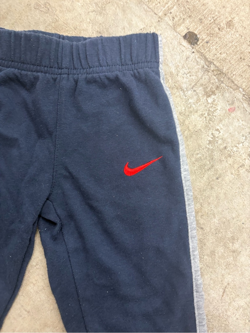 Nike Boys Size 5 Fleece Sweatpants Blue/Gray Side Stripe Red Swoosh Pull-On - Picture 2 of 8